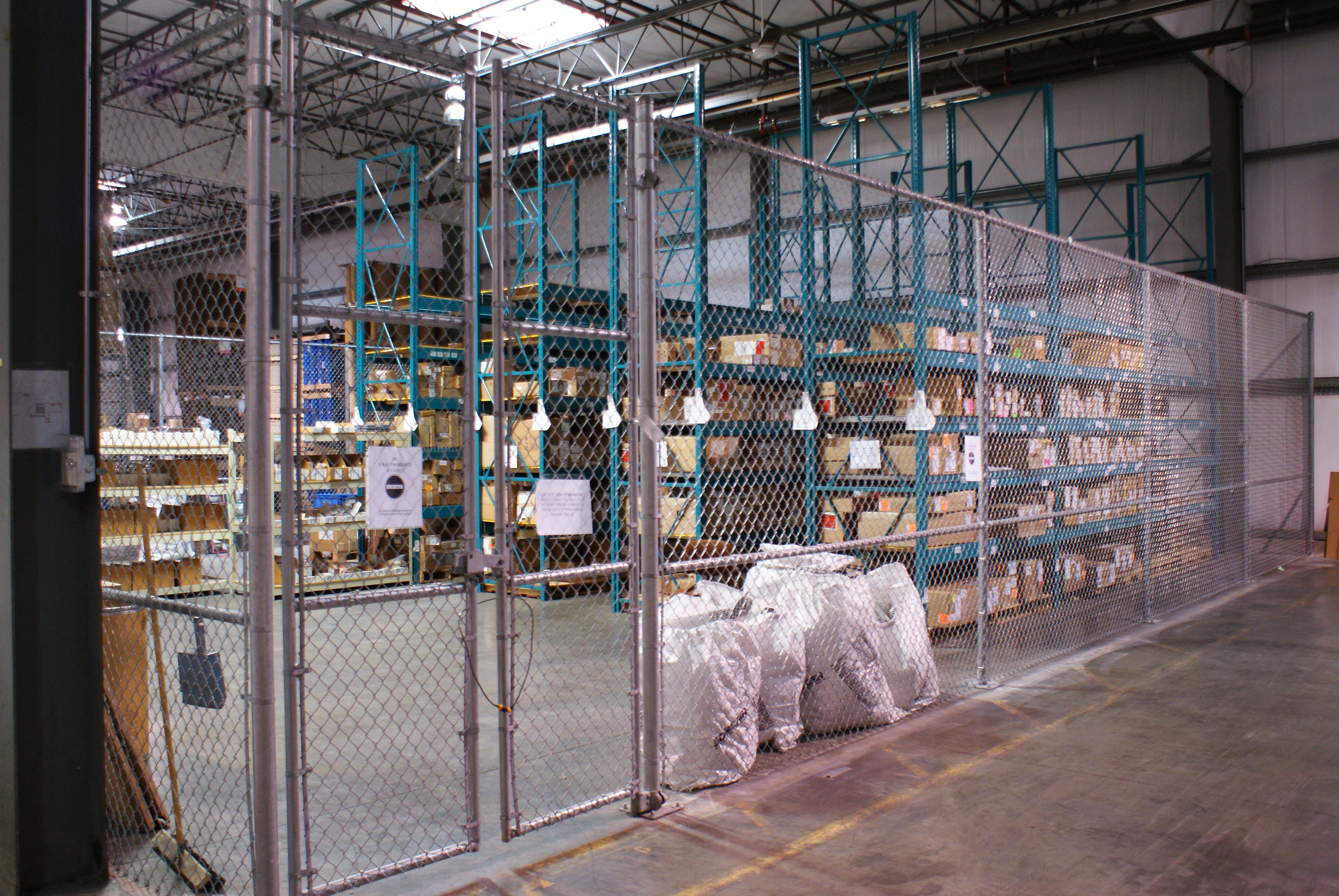 Security Fences - Storage Lockers - Equipement industriel RC